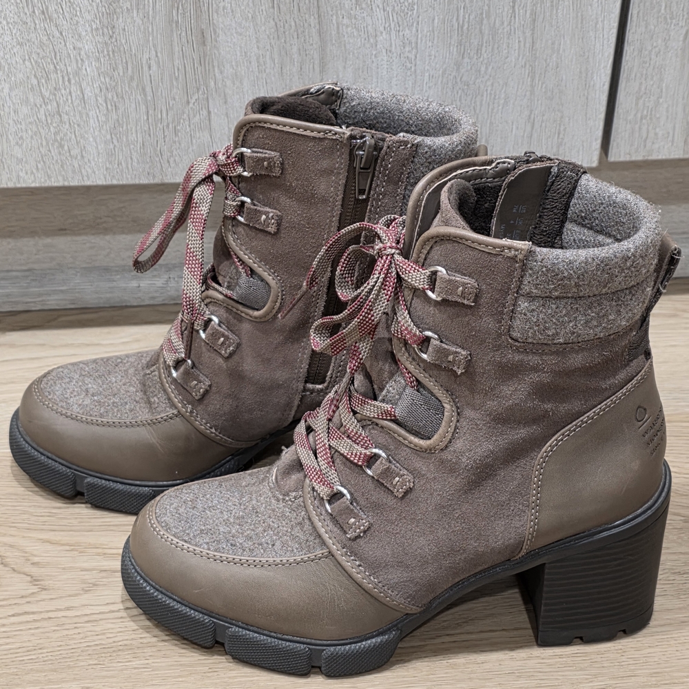 Naturalizer Brown Lace Up Boots with Pink Accents